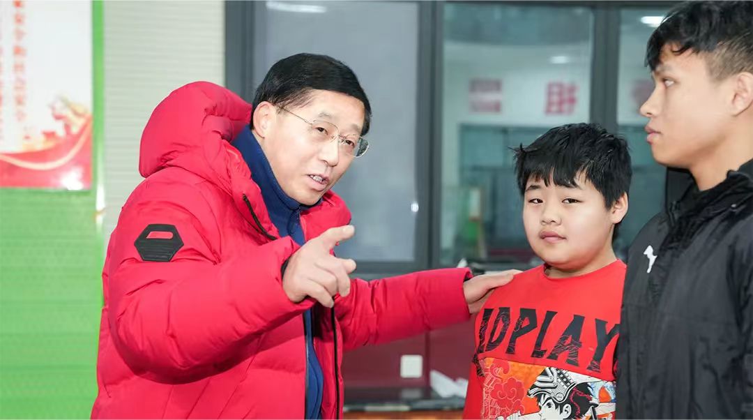 在高强度的