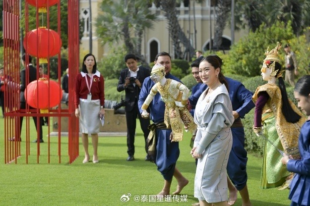 球员们必须